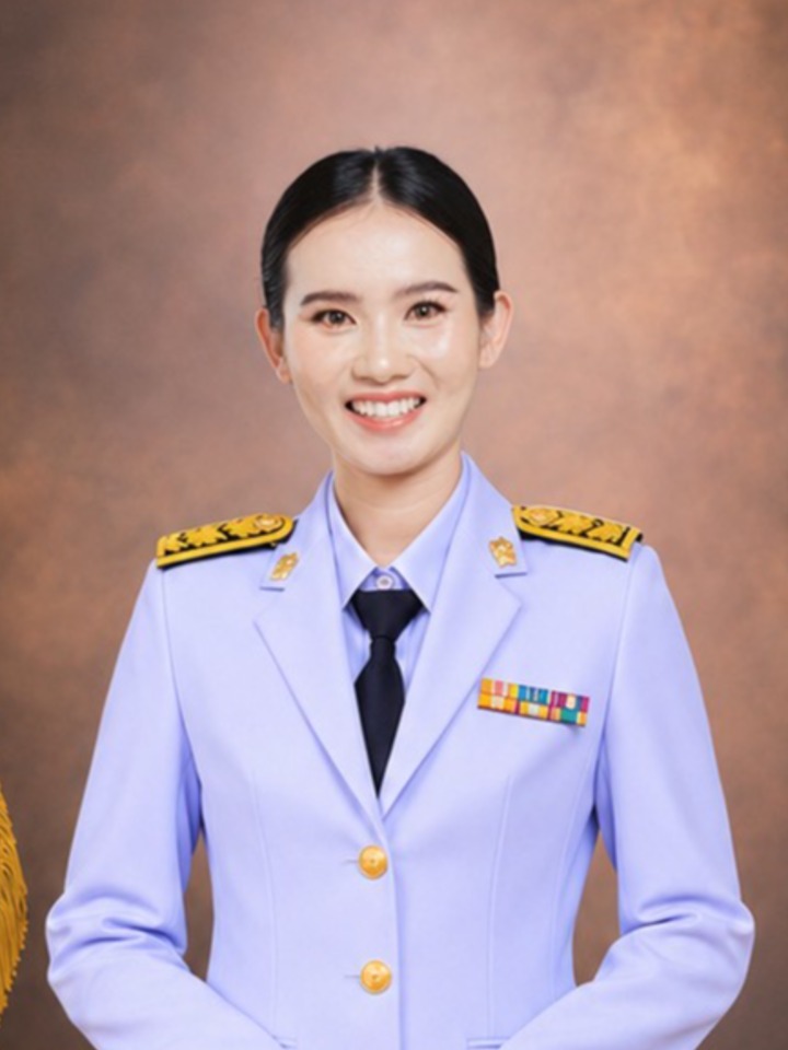 นางสาวจีระนันท์ โพธิ์พันธ์